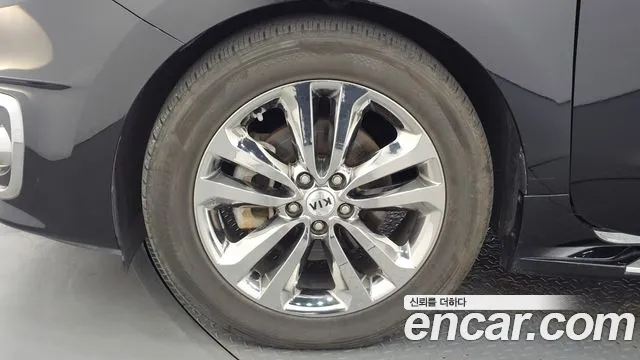 Kia Carnival 2018 thumb 5