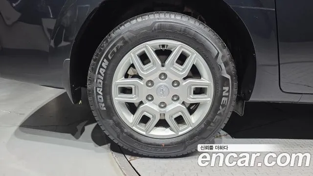 Hyundai Staria 2023 thumb 5