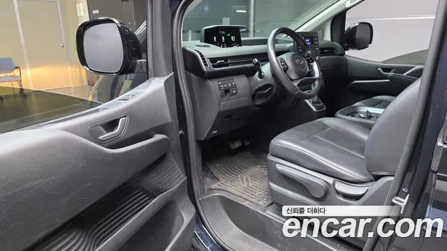Hyundai Staria 2023 thumb 10