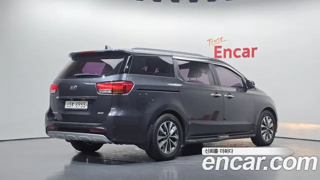 Kia Carnival 2014 thumb 2
