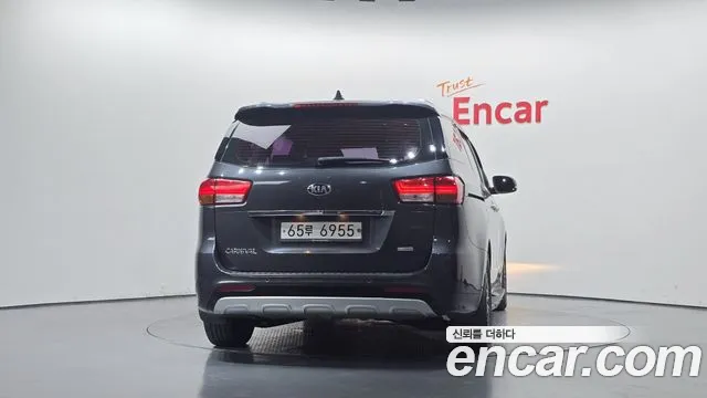 Kia Carnival 2014 thumb 4