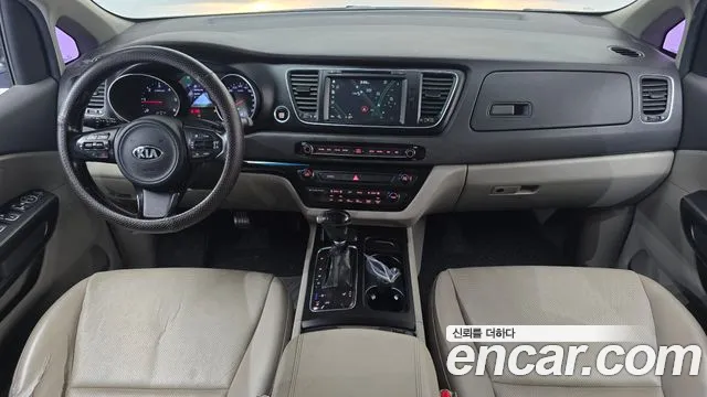Kia Carnival 2014 thumb 7