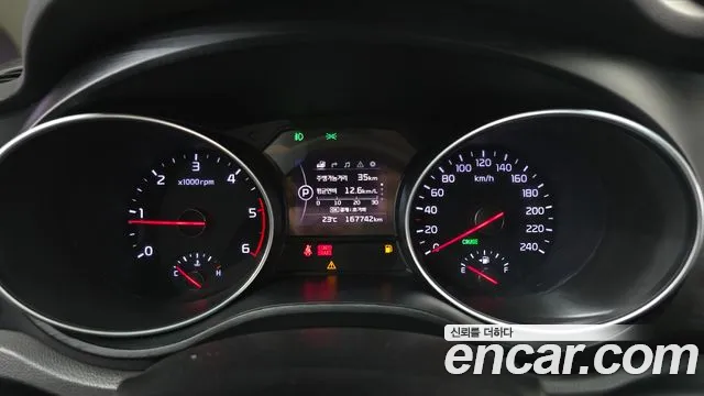 Kia Carnival 2014 thumb 8