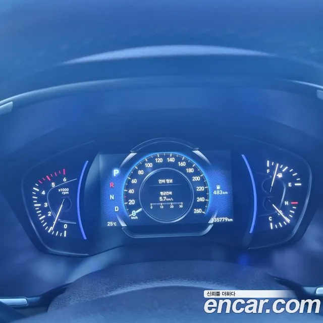 Hyundai Santa Fe 2018 thumb 8