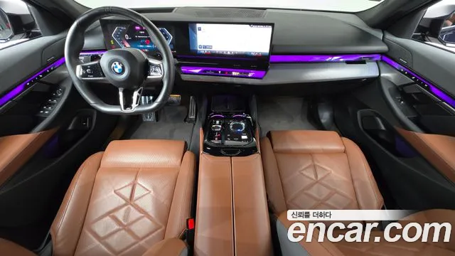 BMW 5-Series 2024 thumb 7