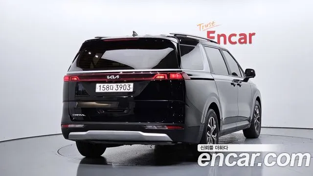 Kia Carnival 2023 thumb 2