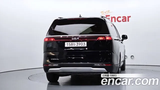 Kia Carnival 2023 thumb 4
