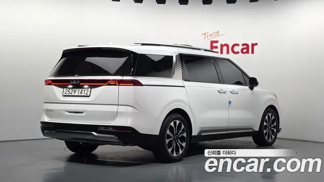 Kia Carnival 2022 thumb 2