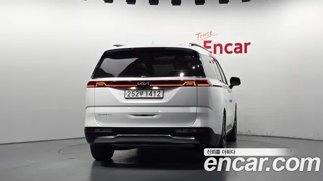Kia Carnival 2022 thumb 4