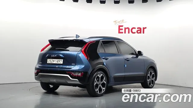 Kia Niro 2022 thumb 2