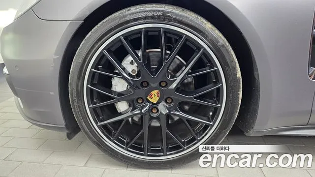 Porsche Panamera 2018 thumb 5