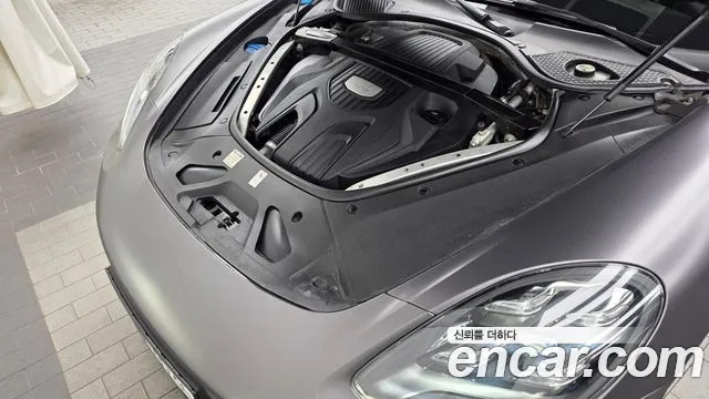Porsche Panamera 2018 thumb 6
