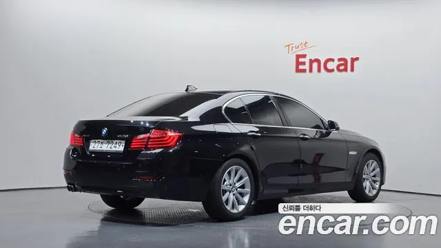 BMW 5-Series 2015 thumb 2