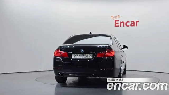 BMW 5-Series 2015 thumb 4