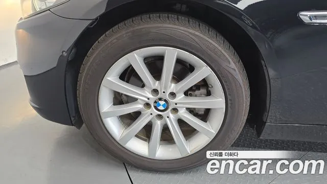 BMW 5-Series 2015 thumb 5