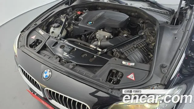 BMW 5-Series 2015 thumb 6