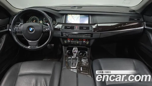 BMW 5-Series 2015 thumb 7