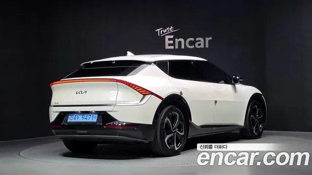 Kia EV6 2023 thumb 2
