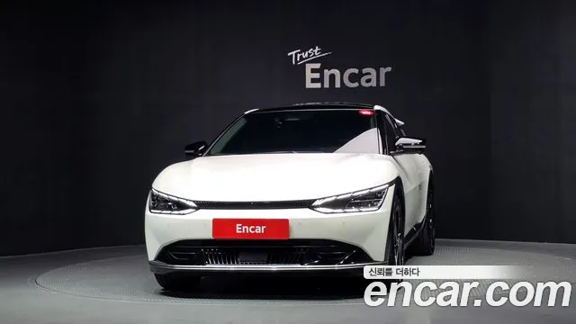 Kia EV6 2023 thumb 3