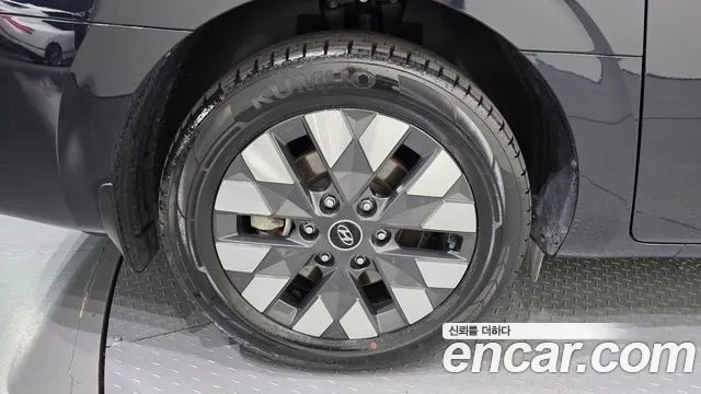 Hyundai Staria 2022 thumb 4