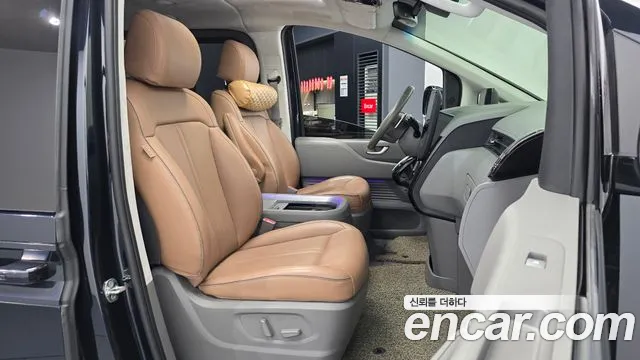 Hyundai Staria 2022 thumb 10