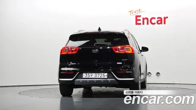 Kia Niro 2016 thumb 3