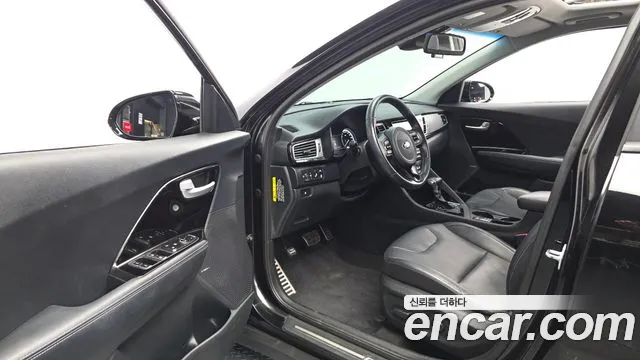 Kia Niro 2016 thumb 9