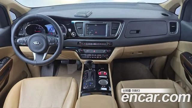 Kia Carnival 2015 thumb 6