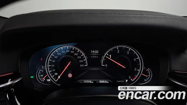 BMW 5-Series 2018 thumb 8