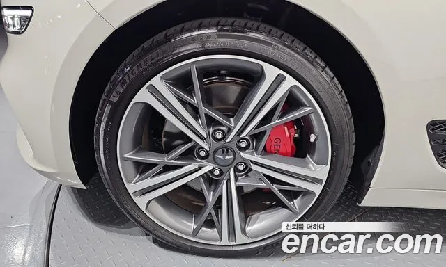 Genesis G70 2024 thumb 5
