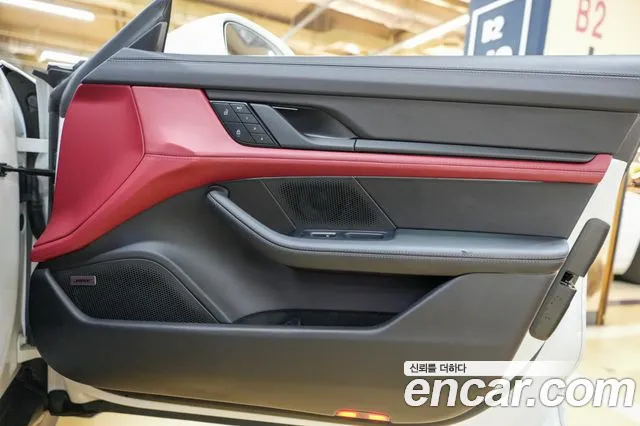 Porsche Taycan 2023 thumb 5