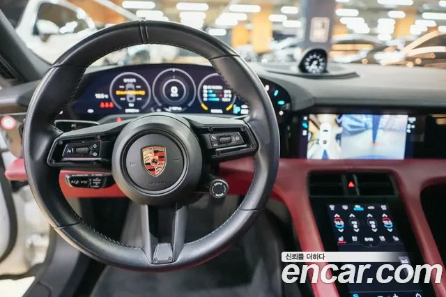 Porsche Taycan 2023 thumb 7