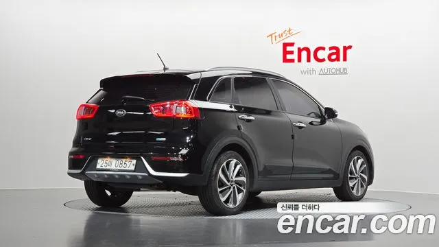 Kia Niro 2016 thumb 2