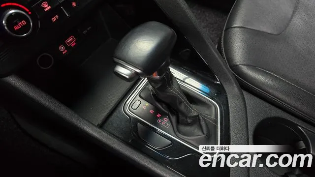 Kia Niro 2016 thumb 9