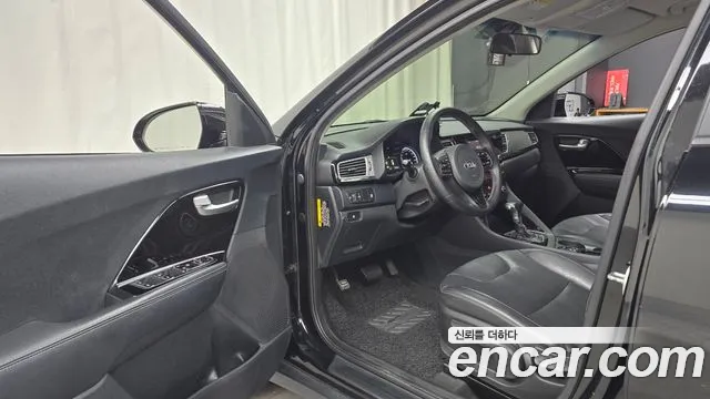 Kia Niro 2016 thumb 10