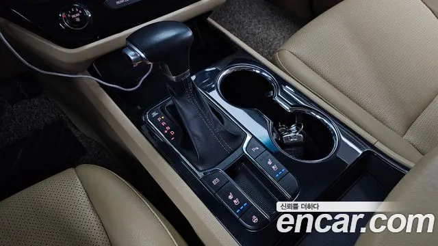 Kia Carnival 2018 thumb 9