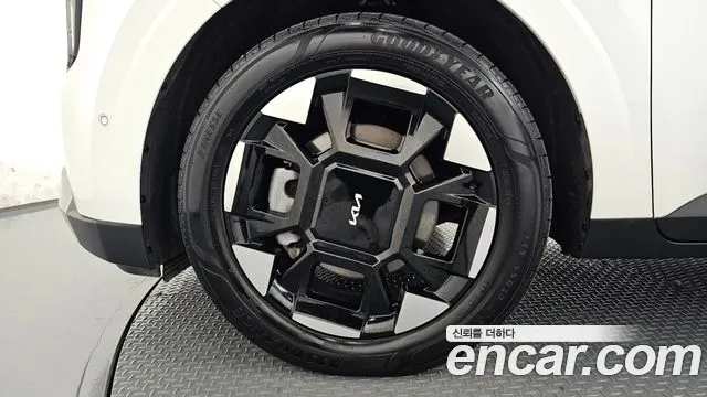 Kia Carnival 2024 thumb 5