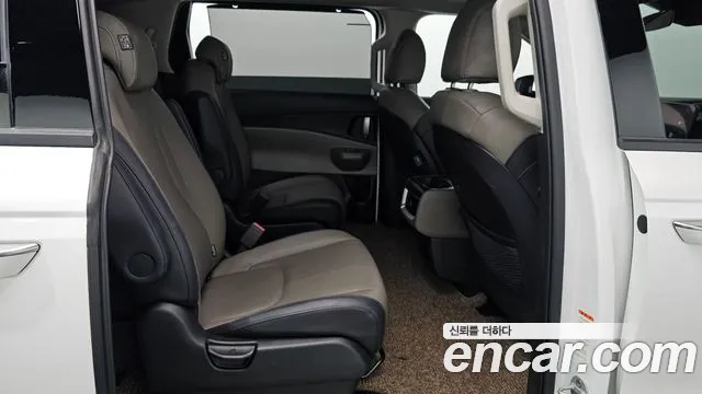Kia Carnival 2024 thumb 12