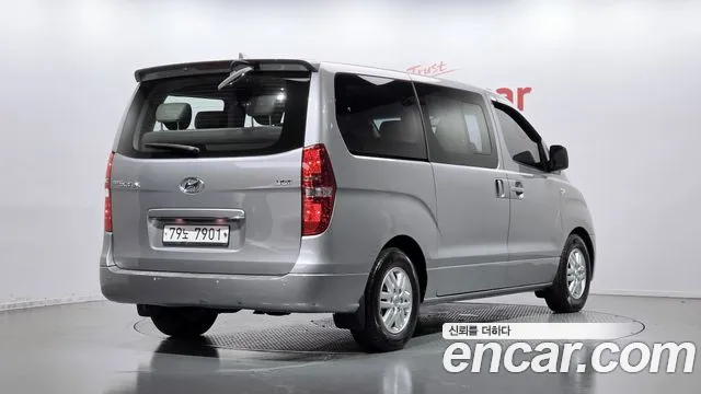 Hyundai Starex 2017 thumb 2