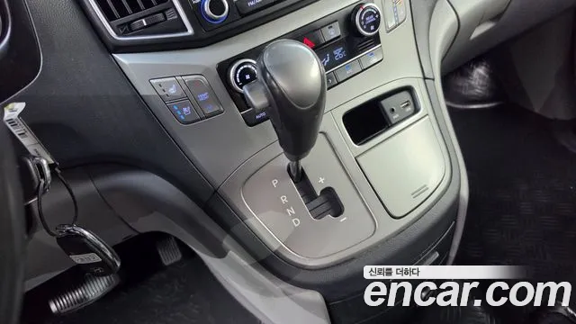 Hyundai Starex 2017 thumb 9