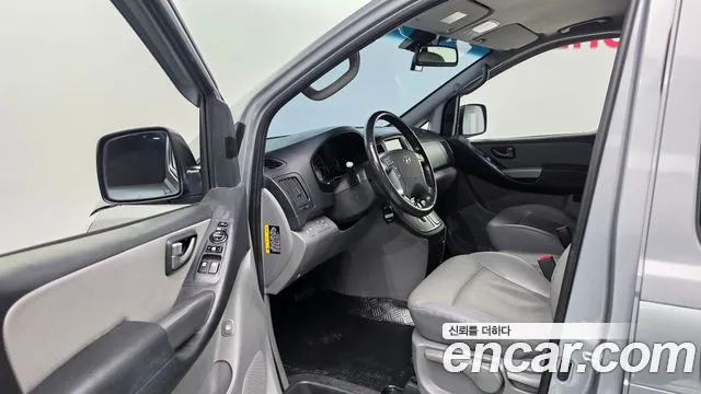 Hyundai Starex 2017 thumb 10