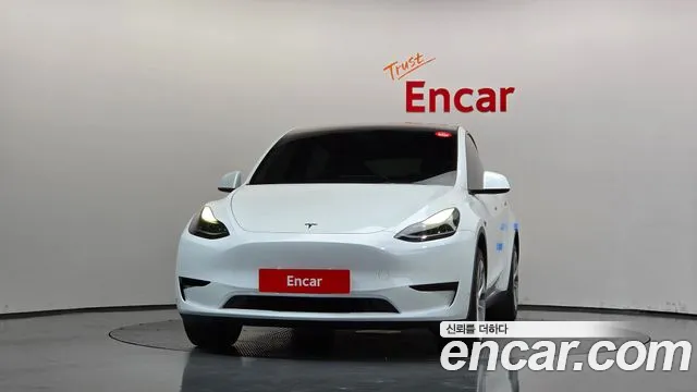 Tesla Model Y 2023 thumb 3