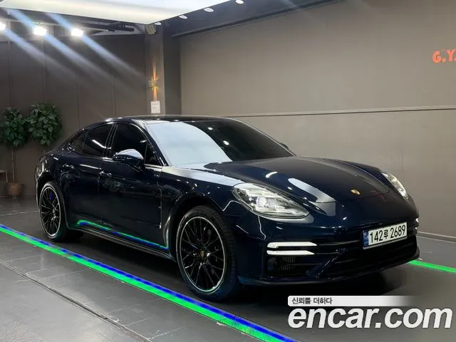 Porsche Panamera 2023 thumb 2