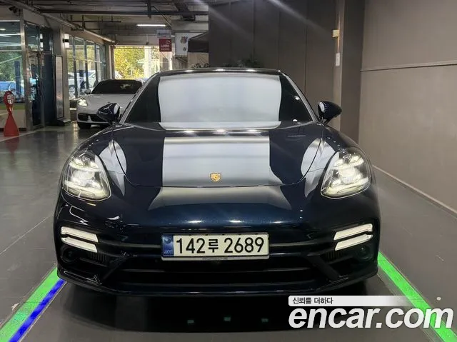Porsche Panamera 2023 thumb 4