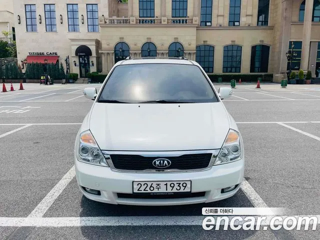 Kia Carnival 2012 thumb 2