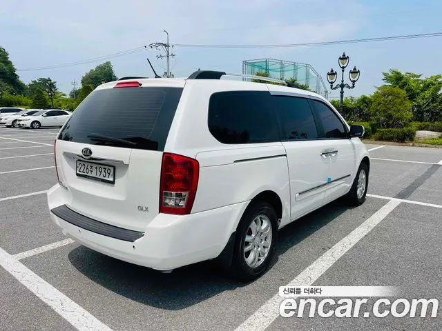 Kia Carnival 2012 thumb 4