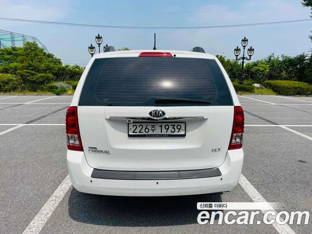Kia Carnival 2012 thumb 5