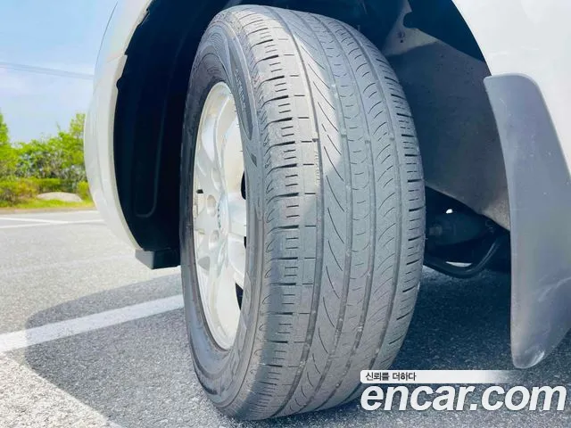 Kia Carnival 2012 thumb 9