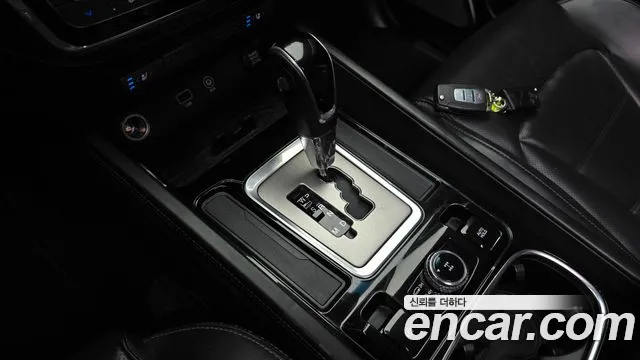 KG_Mobility_Ssangyong Rexton 2017 thumb 9
