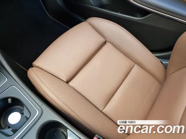 Mercedes-Benz GLA 2018 thumb 6